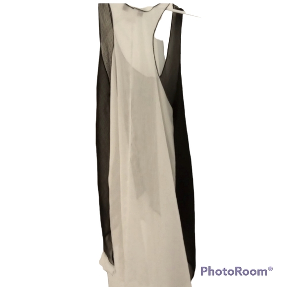 Sheer sleeveless top - Picture 3 of 3